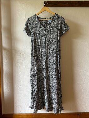 Black & White Floral Midi Dress - Lightweight V-Neck